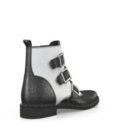 Bottines à Boucles 2822 15 Bottines à Boucles 2822 -Stripped Boutique 1222 5 0 1