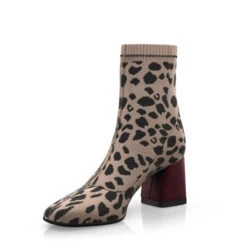 Stripped Boutique -Stripped Boutique 9921 1 0 2